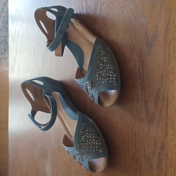 Womens sandal seaside/blue size 9 leather - Picture 2 of 4